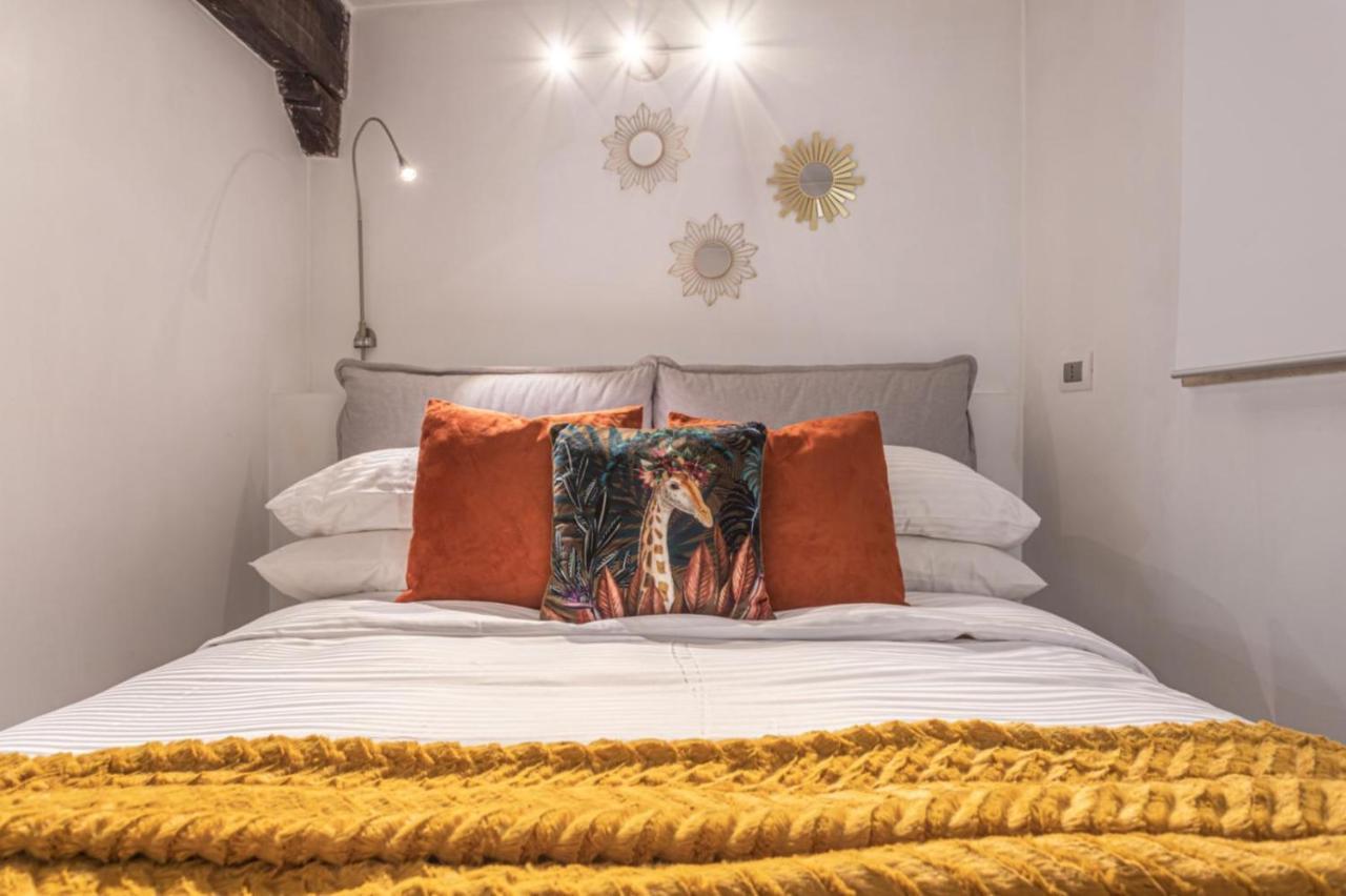 Lucrezia Apartment - Close To Piazza Navona Rome Buitenkant foto